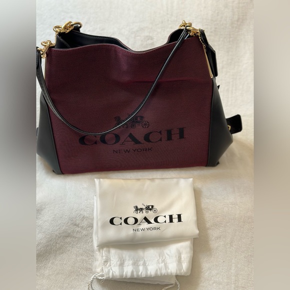 Coach Horse and Carriage Jacquard
Shoulder Bag - Black Cherry. - Picture 8 of 9